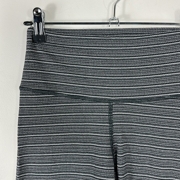 Lululemon Striped Gray Wunder Under Leggings Pants 6 - Picture 2 of 4